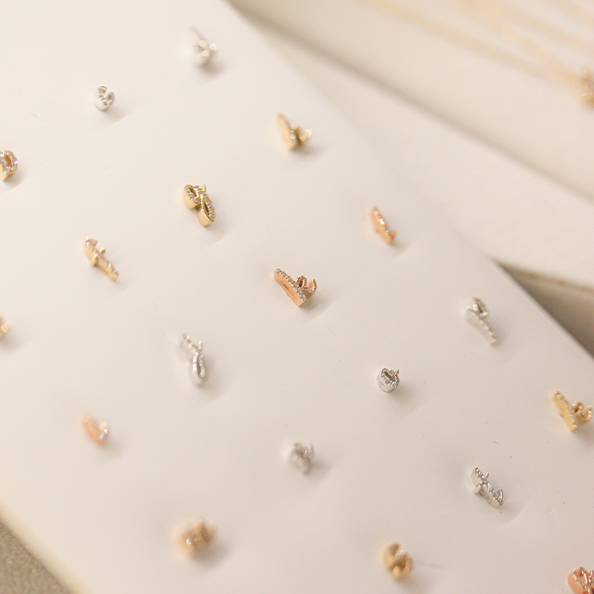 Mori alphabet earring